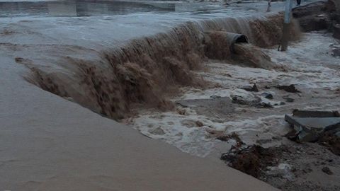 Xatirchiga bir kecha-kunduzda 1 gektar maydonga 540 tonna suv tushgani ma’lum qilindi