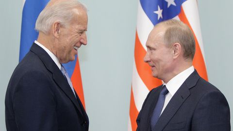 АҚШ ташкилотлари Байденни Путин билан конструктив музокаралар олиб боришга чақирди