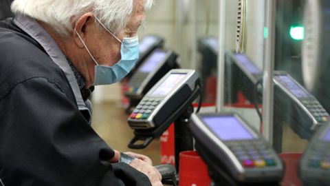 Москвада 8 мартдан кексалар учун мажбурий карантин бекор қилинади