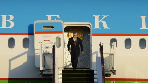 Шавкат Мирзиёев Самарқандга қилган сафарини якунлаб, Тошкентга қайтиб келди