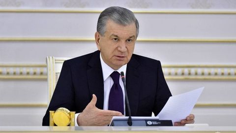 «Қанча маош олган бўлса, ҳаммасини қайтаради». Мирзиёев ёшлар билан ишлашни эплай олмаган бир қатор амалдорларни ишдан олди