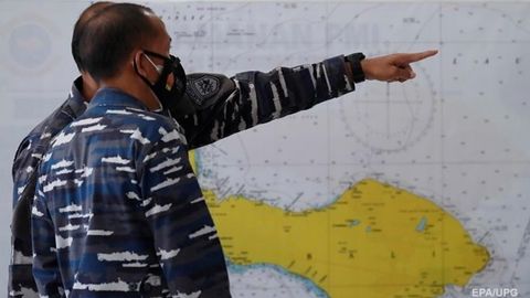 Индонезияда бедарак йўқолган сувости кемасида кислород тамом бўлди