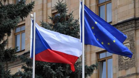 Chexiya Senati Rossiya bilan do‘stlik shartnomasini bekor qilishga va Pragada faqat bir nafar rossiyalik diplomatni qoldirishga chaqirdi