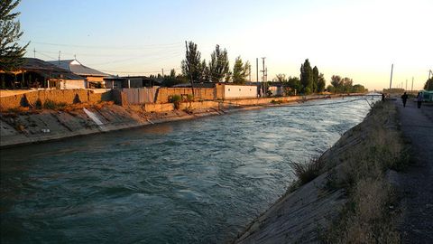 Наманганда 5-синф ўқувчисини унинг келинойиси нима сабабдан каналга итариб юборгани маълум қилинди