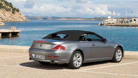 BMW kabrioletining o‘rindiqni isitish tizimi haydovchining sviterini kuydirib qo‘ydi