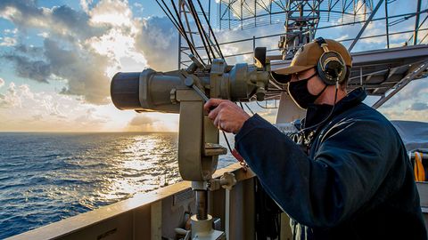 CNN: AQSh Rossiya qo‘shinlarining kuchaytirilishi fonida Ukrainani qo‘llab-quvvatlash belgisi sifatida Qora dengizga harbiy kemalarini yubormoqchi