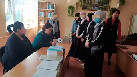 Namanganda maktabga hijobda kelgan o‘quvchi qizlar bilan profilaktik suhbat o‘tkazildi