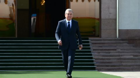 Шавкат Мирзиёев Туркманистонга жўнаб кетди