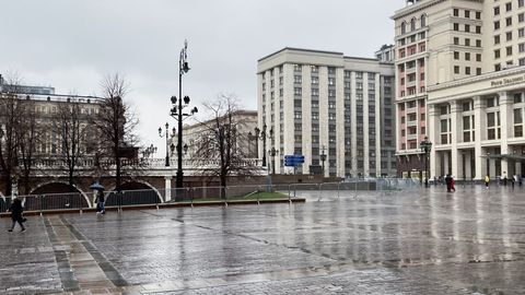 Putinning murojaati va norozilik aksiyasi arafasida Moskvadagi Manej maydoniga to‘siqlar o‘rnatildi