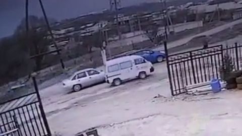 Samarqandda qarama-qarshi yo‘nalishga chiqib ketgan Spark piyodani urib yubordi. Jabrlanuvchi voqea joyida vafot etdi