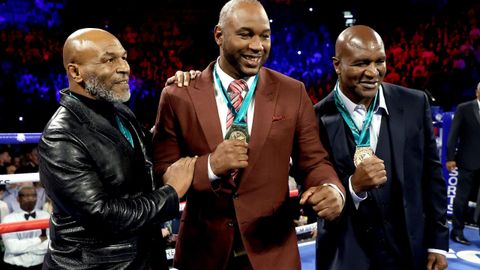 Mayk Tayson 2021-yilda Evander Holifild va Lennoks Lyuis bilan jang qilmoqchi