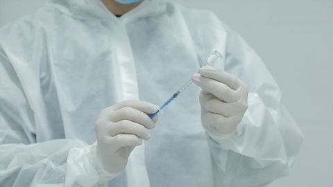 O‘zbekistonda uch oy ichida 4 mln kishi koronavirusga qarshi emlanadi