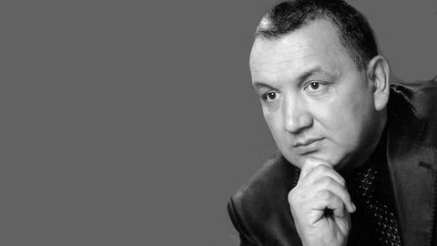 Мирза Азизов коронавирус ҳақида спектакль саҳналаштираётган эди (видео)