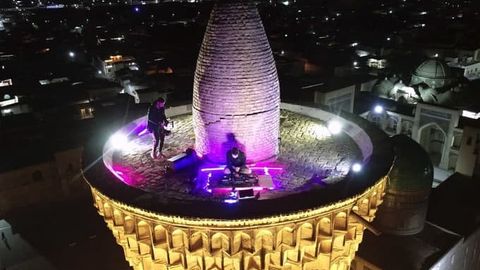 O‘zbekistonlik dijey Roger Gunn Minorayi kalonda navbatdagi musiqiy to‘plamini taqdim etdi (video)