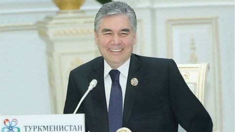 Turkmaniston prezidenti oylik maoshining yarmini yetimlar uchun yordam fondiga o‘tkazdi