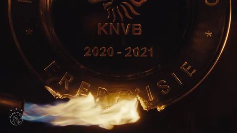 Futbol muxlislar uchun: “Ayaks” chempionlik sovrinini eritdi, klub uni 42 ming muxlisga kichik suvenir tariqasida taqdim etadi (video)