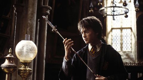 Garri Potterning sehrli tayoqchasi va ko‘zoynagi auksionga qo‘yiladi