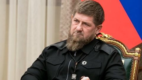 «Шайтонларнинг кўпини йўқ қилганман, сени ҳам йўқ қилишим мумкин». Рамзан Қодиров танқидли изоҳ учун Instagram фойдаланувчисига таҳдид қилди (видео)