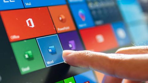 Испанияда Windows ва Office’нинг «қароқчи» нусхаларидан фойдаланган аёл олти ойга қамалди
