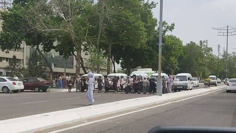 Mehnat vazirligi Olmaliqda ayollar avtomobil yo‘lini to‘sib qo‘yishiga sabab bo‘lgan masala yuzasidan bayonot berdi