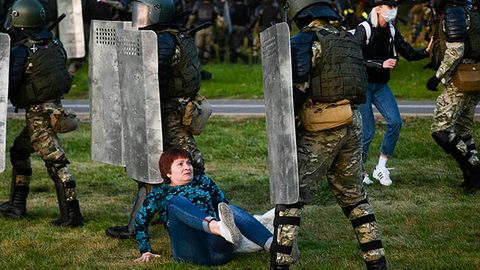 Lukashenko noroziliklarni qo‘llab-quvvatlagani uchun 80 nafar sobiq harbiylar va kuchishlatar tizimning sobiq xodimlarini lavozimlardan mahrum qildi