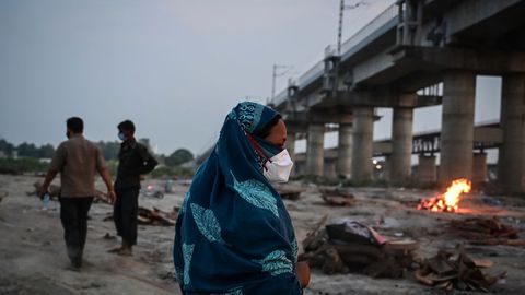 Hindistonda Ganga daryosidan o‘nlab COVID-19 qurbonlarining jasadlari topildi