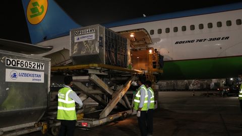 O‘zbekiston koronavirusning tarqalishini bartaraf etish uchun Hindistonga insonparvarlik yordamini yubordi