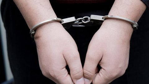Toshkentda qalbaki valyutalar evaziga telefon xarid qilib, o‘nlab fuqarolarni chuv tushirgan shaxs qo‘lga olindi