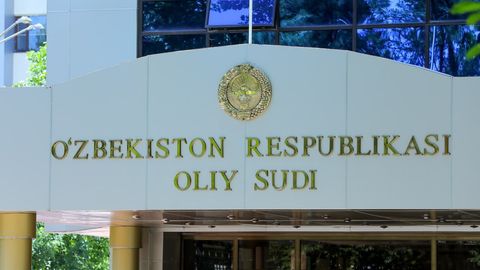 O‘zbekiston Oliy sudining ikki sudyasi boshqa ishga o‘tgani munosabati bilan lavozimidan ozod etildi