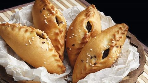 Iftorlik dasturxoni uchun go‘shtli rasstegay tayyorlaymiz