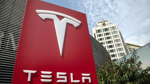Gullar o‘rniga: Janubiy Koreyada sevishganlar bir-biriga Tesla va boshqa kompaniyalar aksiyalarini sovg‘a qilishni boshladi