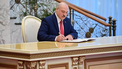 Belarus prezidenti u o‘ldirilgan taqdirda hokimiyatning topshirilishi haqidagi hujjatni imzoladi
