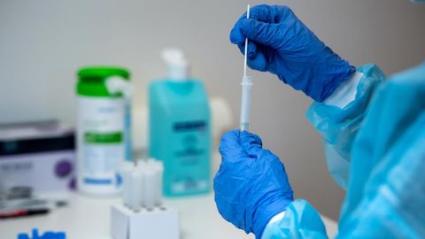 Britaniyalik olimlar koronavirusning asosiy simptomlari o‘zgarganini aniqladi