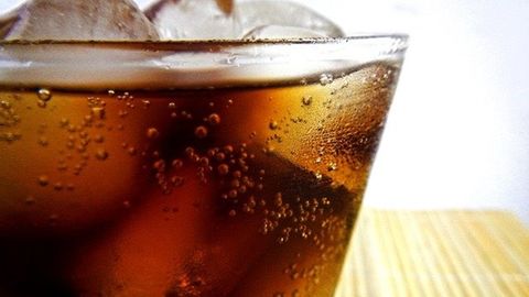 Ekspertlar gazli ichimliklarning miyaga salbiy ta’siridan yana bir bor ogohlantirdi