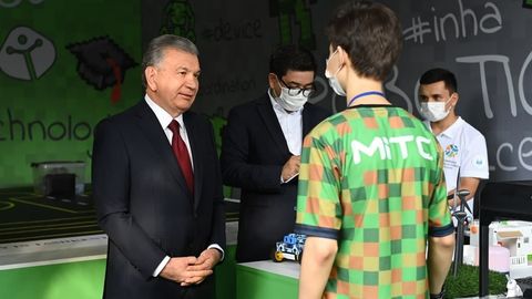O‘zbekistonda “temir daftar”dagi oilalarning har bir farzandiga o‘quv qurollari va maktab formasi sotib olish uchun 500 ming so‘mdan beriladi