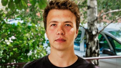 Belarusda hibsga olingan Protasevich o‘z aybiga iqror bo‘lib, muxolifat bilan aloqalari haqida gapirib berdi