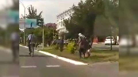 Andijonda Prezident tashrifi oldidan ekilgan manzarali butalar tashrif yakunlangach olib qo‘yilgani aytilgan xabarlarga munosabat bildirildi