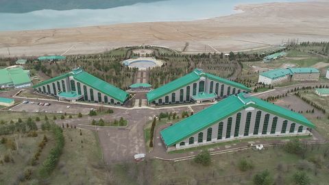 Бўстонлиқдаги «Пирамидалар» дам олиш маскани сотувга қўйилди