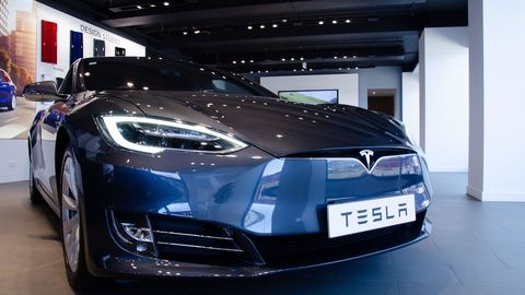 Tesla kompaniyasi o‘zining eng qimmat mashinasi Model S Plaid Plus’ni ishlab chiqarishni to‘xtatdi
