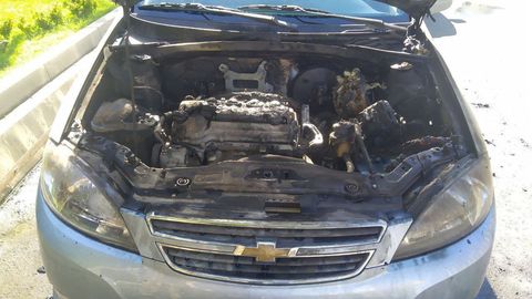 Samarqand shahrida Lacetti yonib ketdi