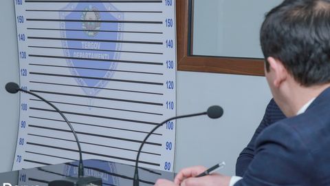 Navoiyda ayol u bilan jinsiy aloqada bo‘lib kelganini aytib, 62 yoshli otasini IIBga berdi. Ota sharmanda bo‘lmaslik uchun tergovchiga pora taklif qilib, sudlandi