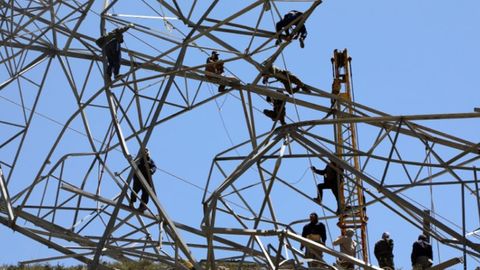 «Толибон» электр узатиш устунларини портлатиб, Кобулни электр токидан узиб қўйди