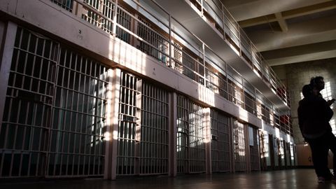 АҚШда федерал даражадаги ўлим жазоси вақтинчалик тақиқланди