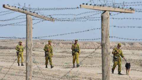 Тожикистон Афғонистон билан чегарага қўшимча қўшинларни юборади