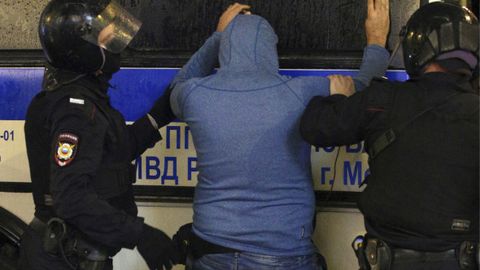 Москвада муҳожирлар оммавий муштлашув содир этди. Можаро Ўзбекистон ва Қирғизистон фуқаролари ўртасида чиққани айтилмоқда (видео)