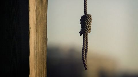 Samarqandda 18 yoshli maktab o‘quvchisi o‘z joniga qasd qilgani ma’lum bo‘ldi. Voqea haqida prokuraturaga o‘z vaqtida xabar bermagan mansabdorlarga xizmat tekshiruvi tayinlandi