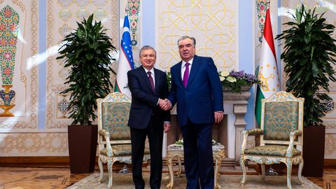 Emomali Rahmon Shavkat Mirziyoyevni tug‘ilgan kuni bilan tabrikladi