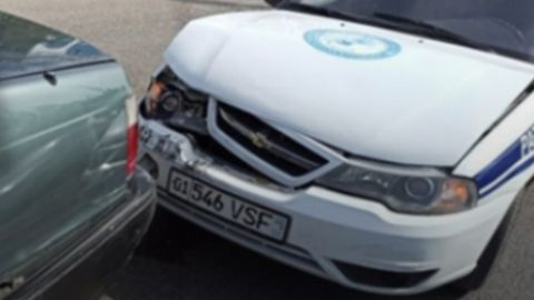 Тошкентда ИИББ ходимларига тегишли хизмат автомобили ЙТҲга учради. Ҳолат юзасидан маълумот берилди