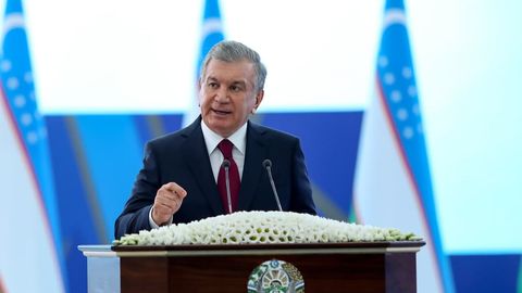 «Мактабларда ўқувчиларни компьютердан шунчаки фойдаланувчи эмас, балки ундан даромад топадиган мутахассислар қилиб тайёрлашимиз зарур» — Шавкат Мирзиёев