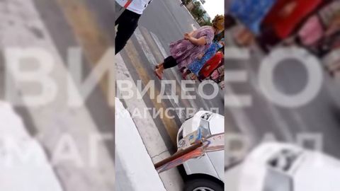 Бухорода кредит ололмаган аёллар автомобиль йўлини тўсди